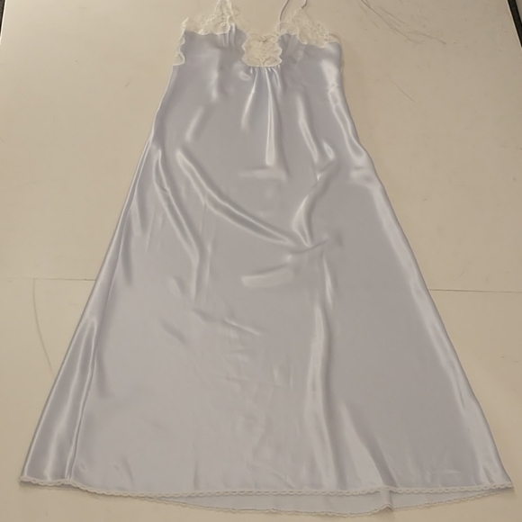 Vintage Lucie Ann USA made Satiny Gown Sexy Satin Negligee Pale Ice Blue w Lace - Picture 9 of 9